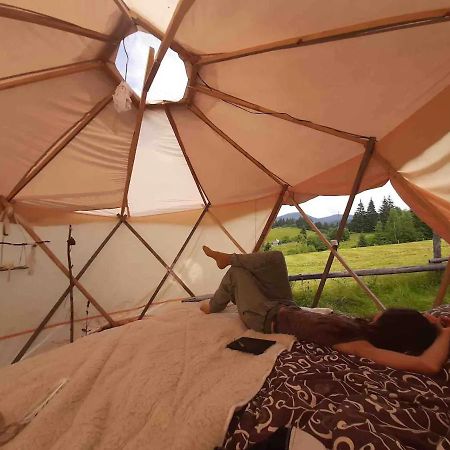 Eco Glamping - Carpathians. Retreat Hub Dzin Space เวอร์คอฟเวอนา ภายนอก รูปภาพ